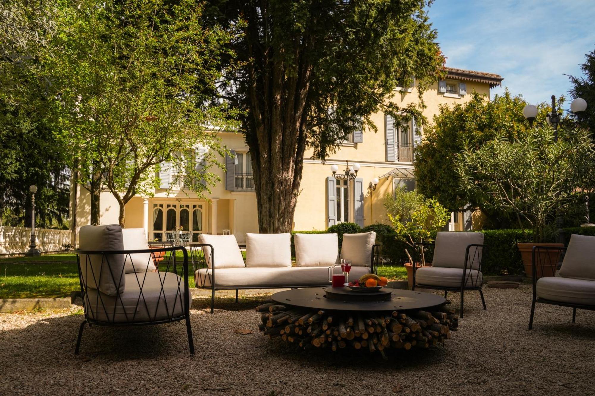 Villa Messori Spa กาสเตลเวโตร ดิ โมเดนา ภายนอก รูปภาพ