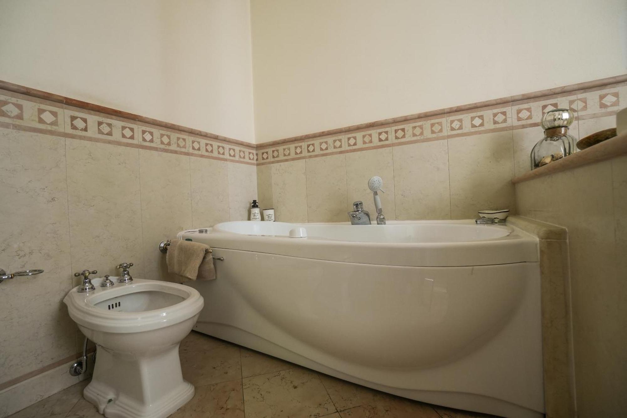 Villa Messori Spa กาสเตลเวโตร ดิ โมเดนา ภายนอก รูปภาพ